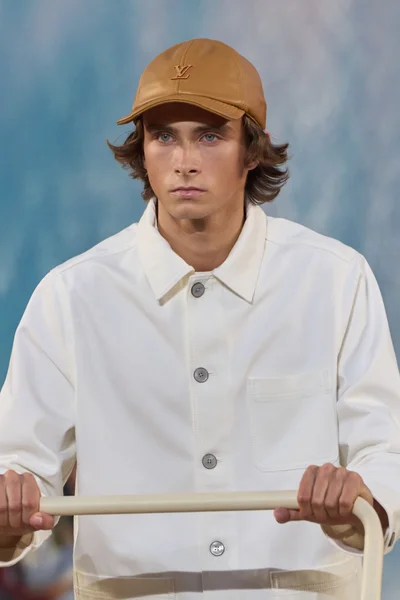 Look 195